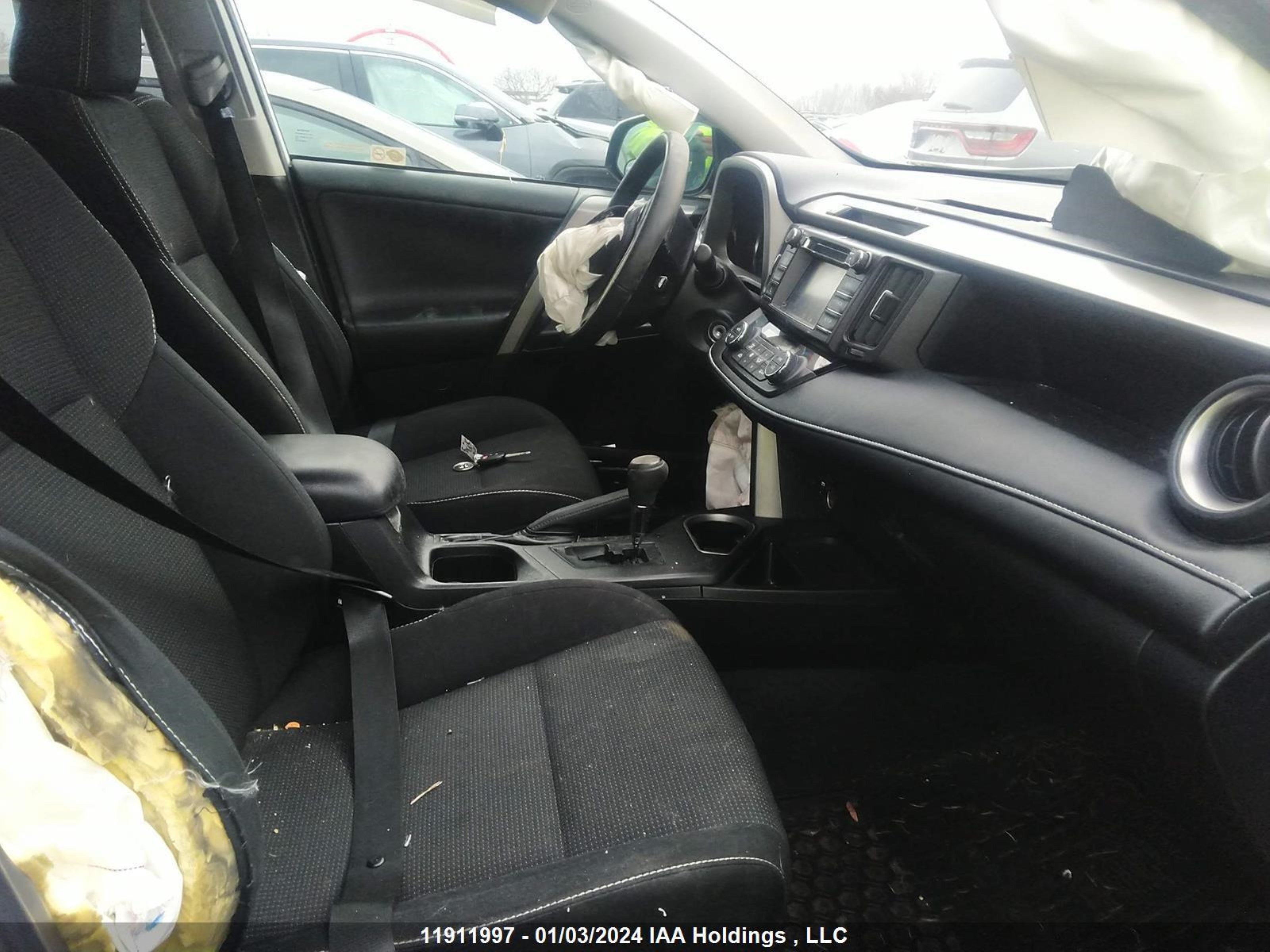 Photo 4 VIN: 2T3RFREV0HW631675 - TOYOTA RAV 4 