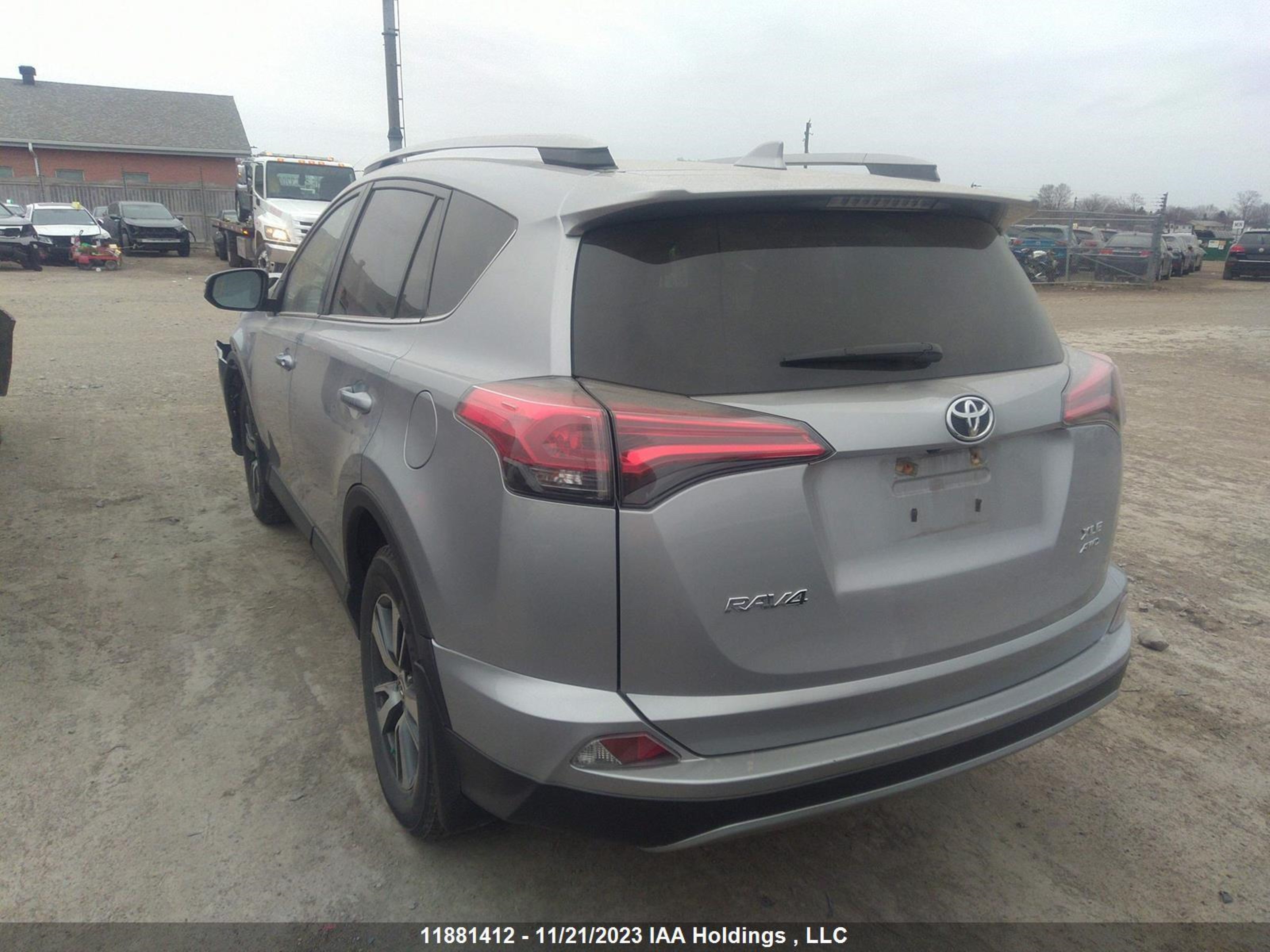 Photo 2 VIN: 2T3RFREV0JW834930 - TOYOTA RAV 4 