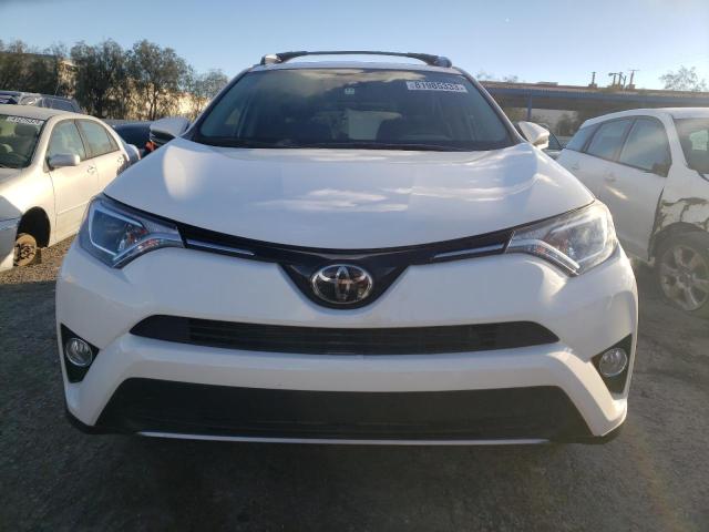 Photo 4 VIN: 2T3RFREV0JW854398 - TOYOTA RAV4 