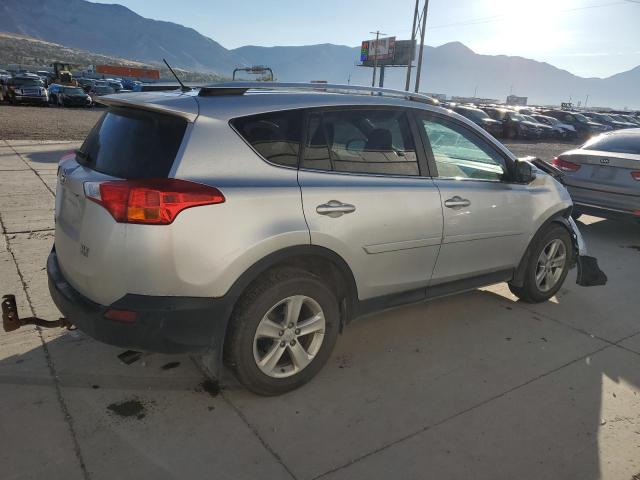 Photo 2 VIN: 2T3RFREV1DW117618 - TOYOTA RAV4 XLE 