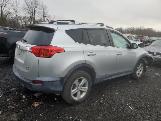 Photo 2 VIN: 2T3RFREV1EW210057 - TOYOTA RAV4 XLE 