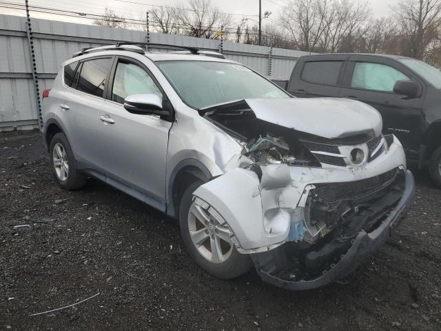 Photo 3 VIN: 2T3RFREV1EW210057 - TOYOTA RAV4 XLE 