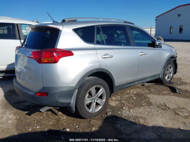 Photo 3 VIN: 2T3RFREV1FW274469 - TOYOTA RAV4 