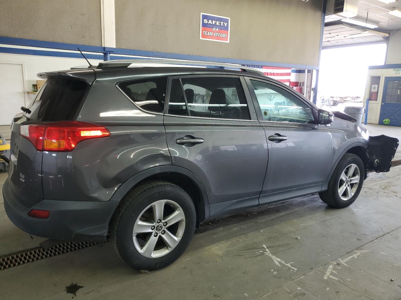 Photo 2 VIN: 2T3RFREV1FW302884 - TOYOTA RAV 4 