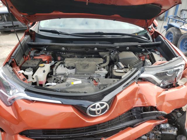 Photo 6 VIN: 2T3RFREV1GW504223 - TOYOTA RAV4 XLE 