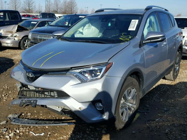 Photo 1 VIN: 2T3RFREV1HW633886 - TOYOTA RAV4 XLE 