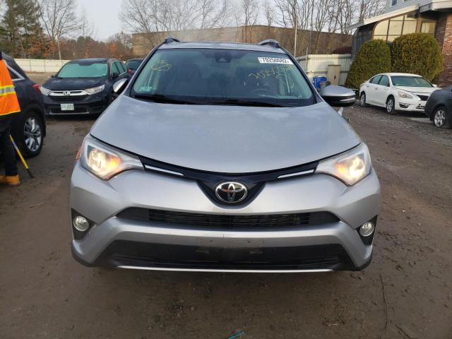 Photo 4 VIN: 2T3RFREV1HW677239 - TOYOTA RAV4 XLE 