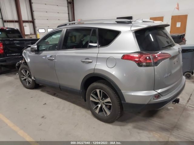 Photo 2 VIN: 2T3RFREV1JW715221 - TOYOTA RAV4 