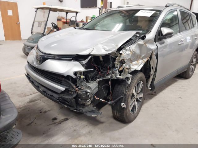 Photo 5 VIN: 2T3RFREV1JW715221 - TOYOTA RAV4 