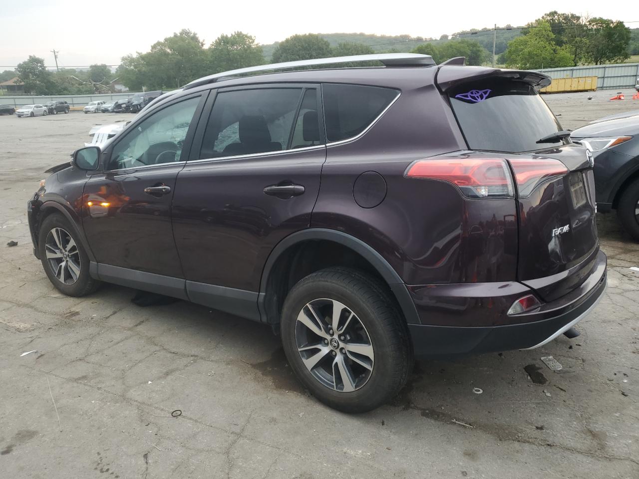 Photo 1 VIN: 2T3RFREV1JW825573 - TOYOTA RAV 4 