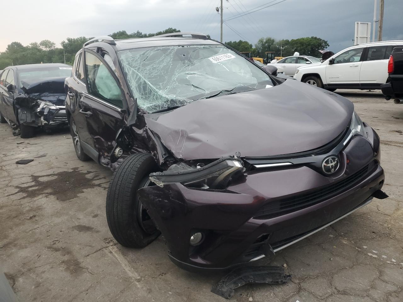 Photo 3 VIN: 2T3RFREV1JW825573 - TOYOTA RAV 4 