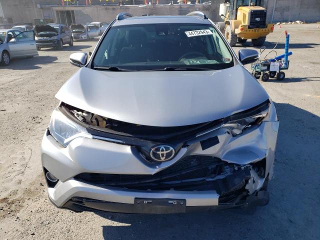 Photo 4 VIN: 2T3RFREV1JW849713 - TOYOTA RAV4 ADVEN 