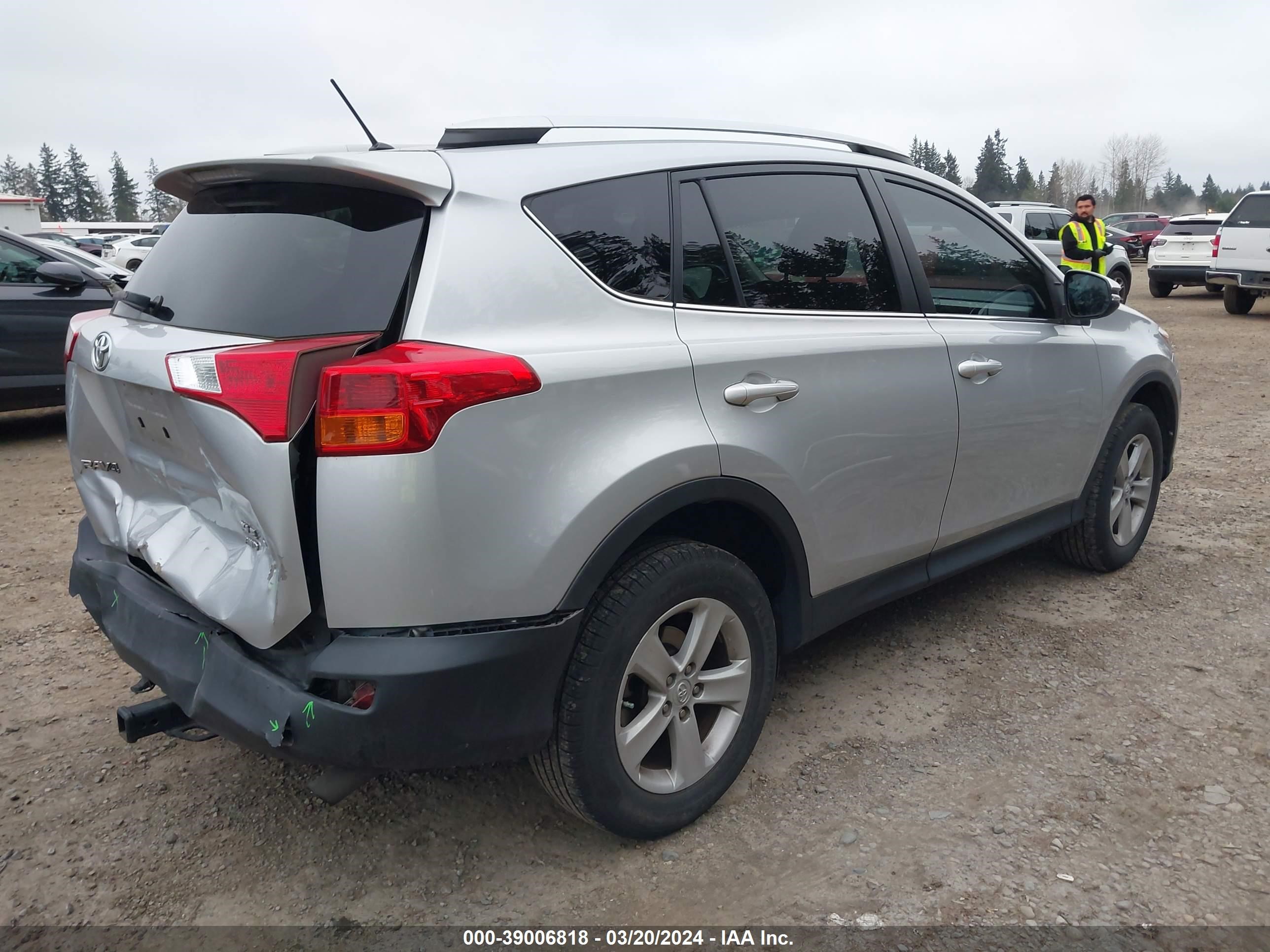 Photo 3 VIN: 2T3RFREV2DW006284 - TOYOTA RAV 4 