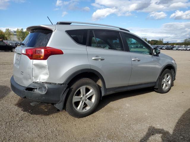 Photo 2 VIN: 2T3RFREV2DW032738 - TOYOTA RAV4 XLE 