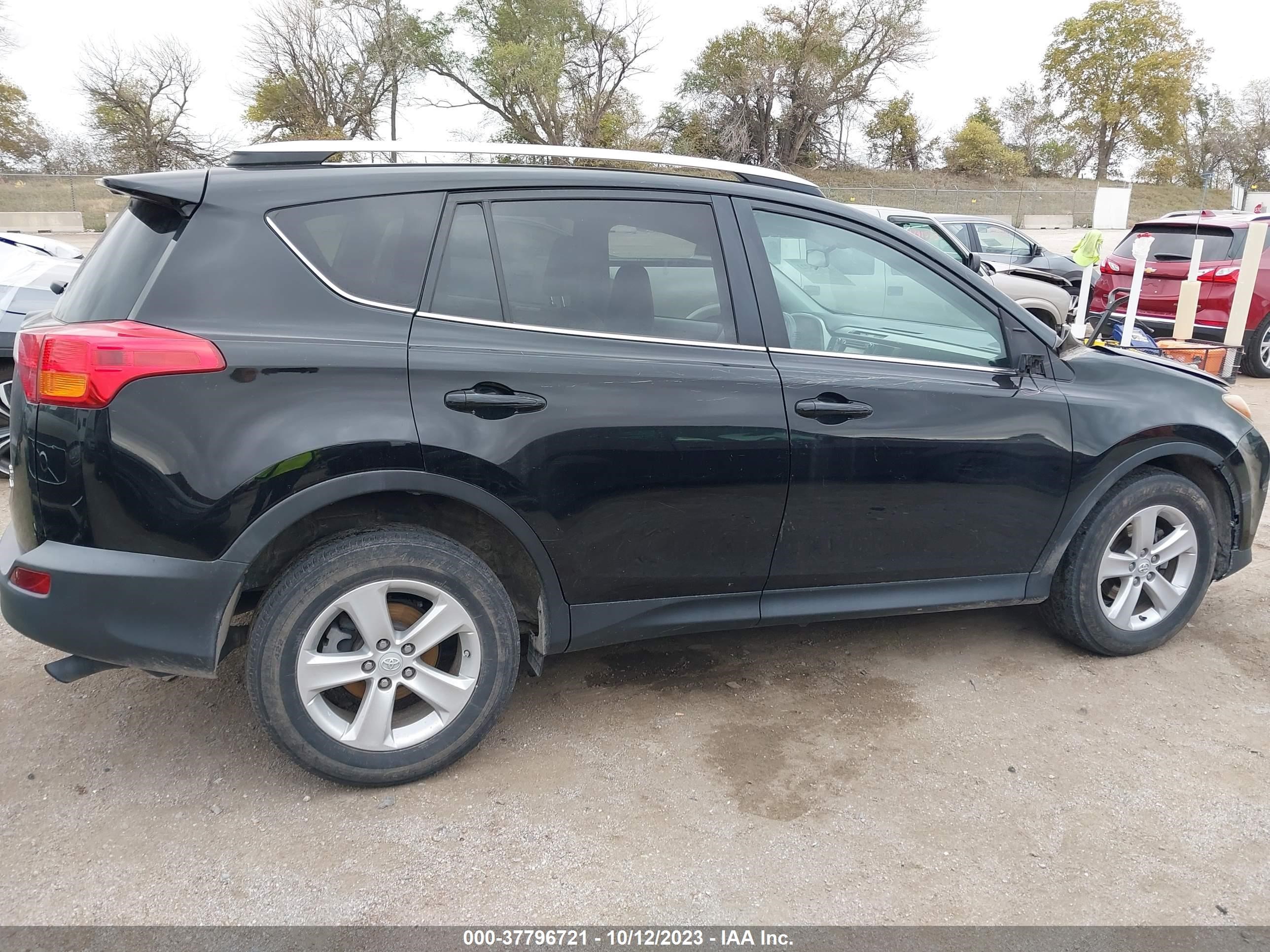 Photo 12 VIN: 2T3RFREV2DW053332 - TOYOTA RAV 4 