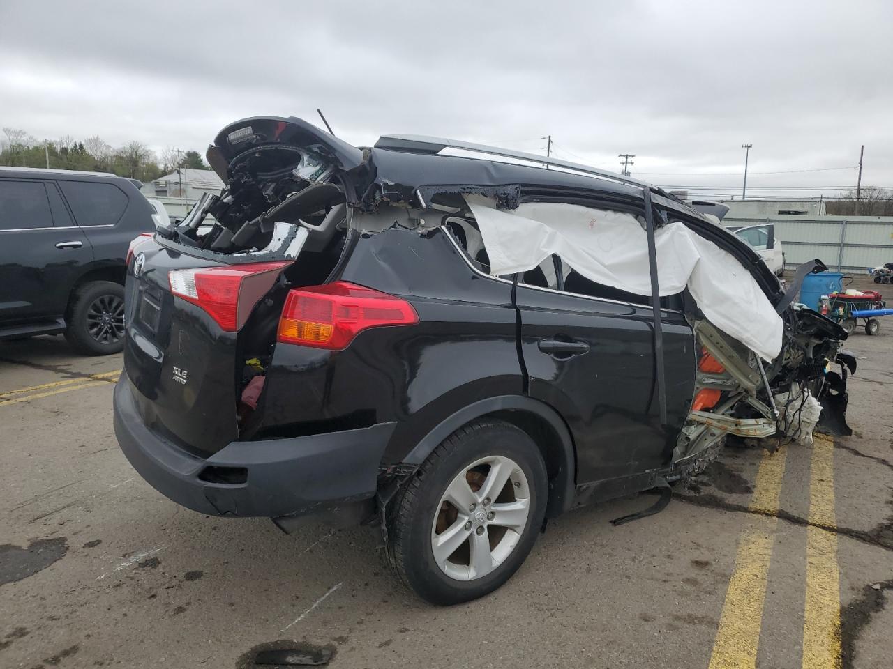 Photo 2 VIN: 2T3RFREV2DW065819 - TOYOTA RAV 4 