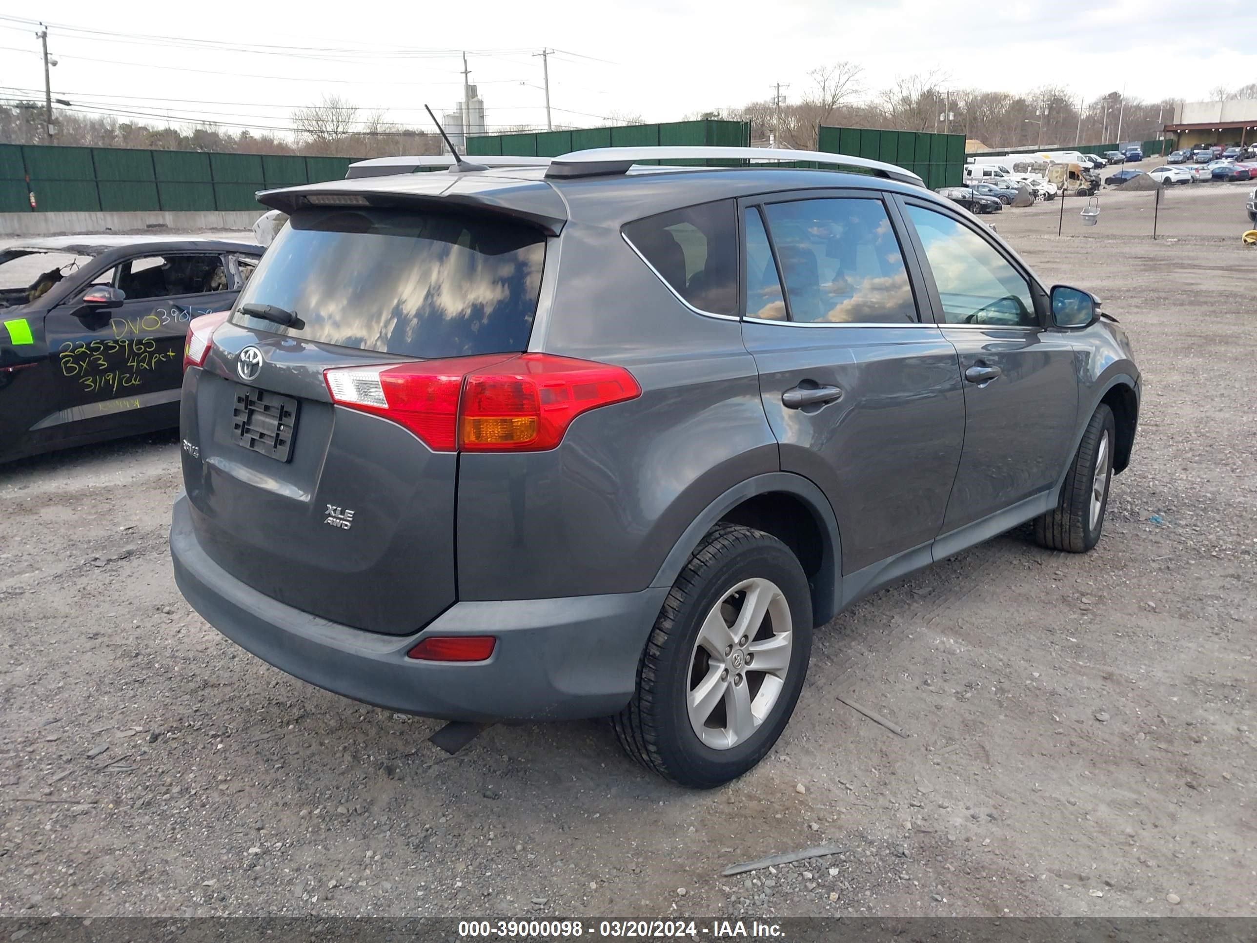 Photo 3 VIN: 2T3RFREV2EW169695 - TOYOTA RAV 4 