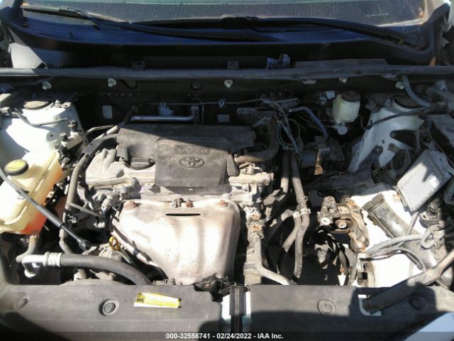 Photo 9 VIN: 2T3RFREV2EW215672 - TOYOTA RAV4 