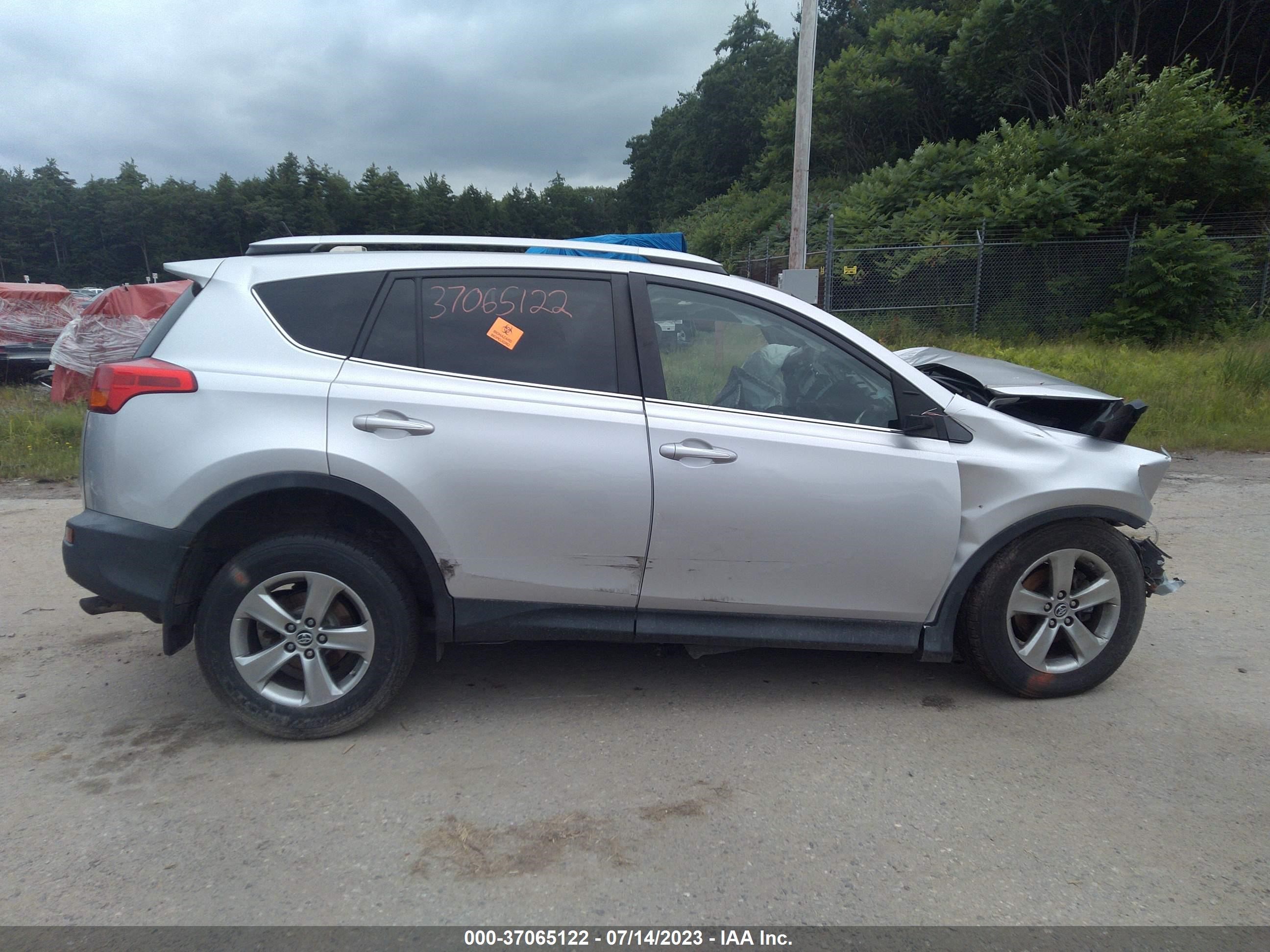 Photo 11 VIN: 2T3RFREV2FW243179 - TOYOTA RAV 4 