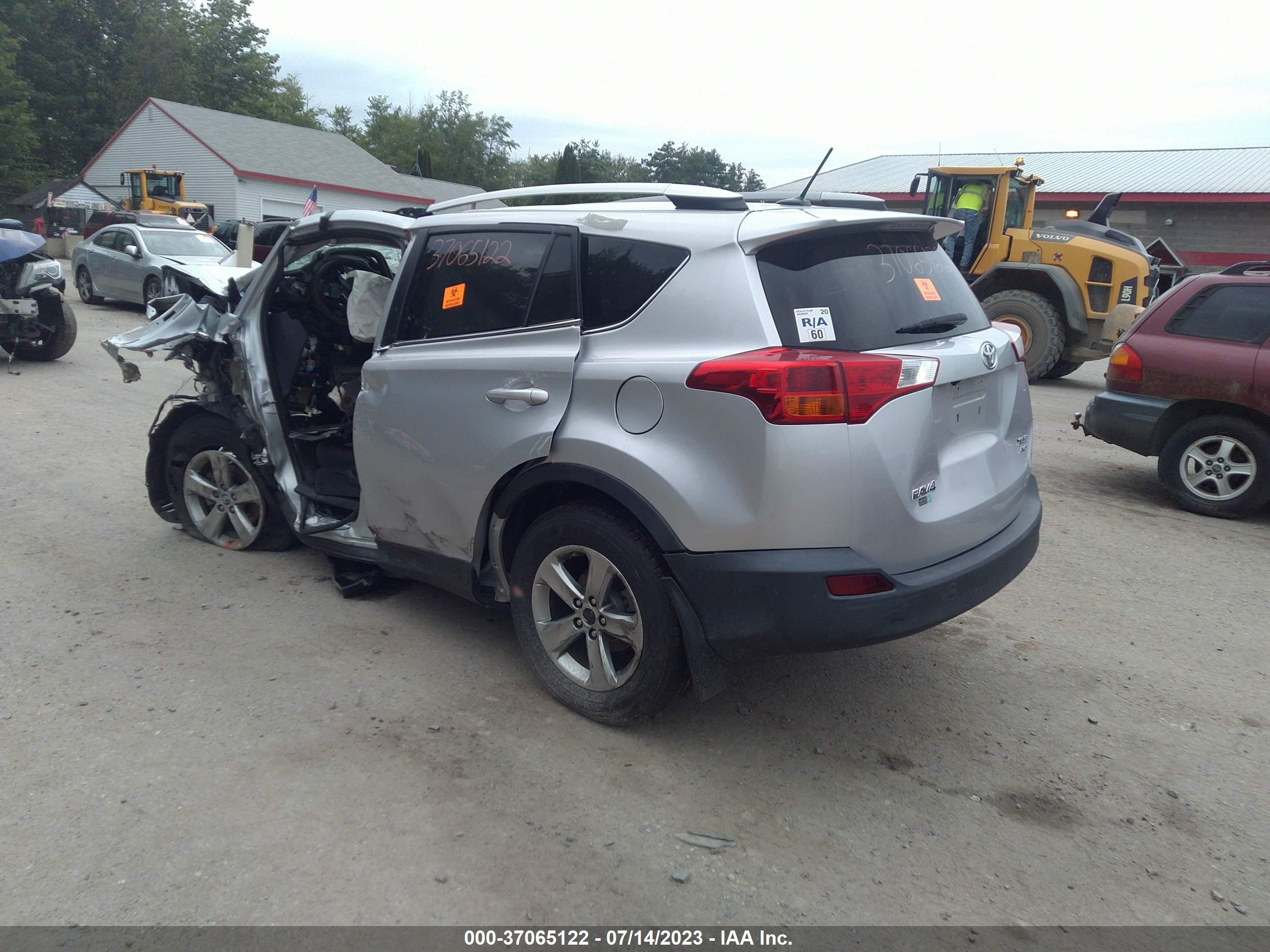 Photo 2 VIN: 2T3RFREV2FW243179 - TOYOTA RAV 4 