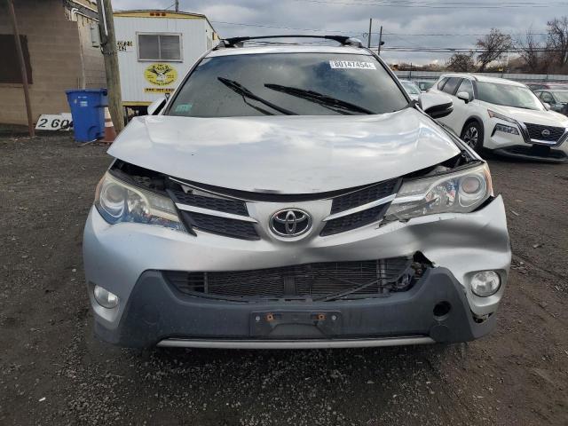 Photo 4 VIN: 2T3RFREV2FW368019 - TOYOTA RAV4 XLE 