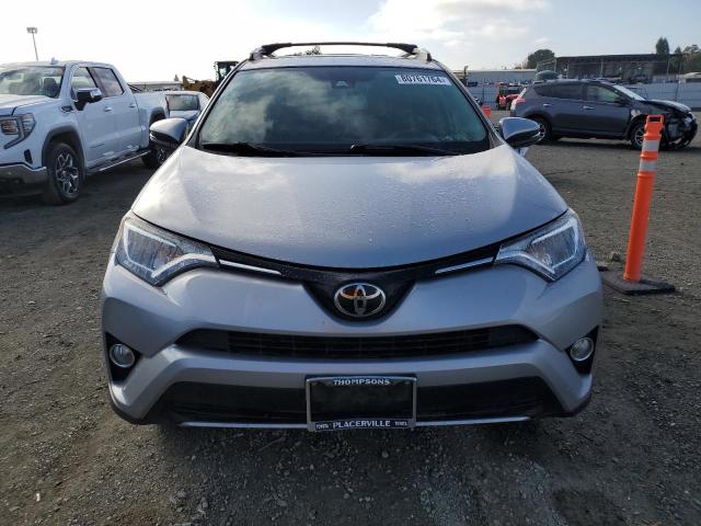 Photo 4 VIN: 2T3RFREV2HW692865 - TOYOTA RAV4 XLE 