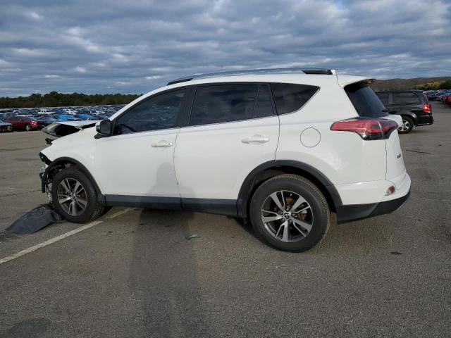 Photo 1 VIN: 2T3RFREV2JW742122 - TOYOTA RAV4 