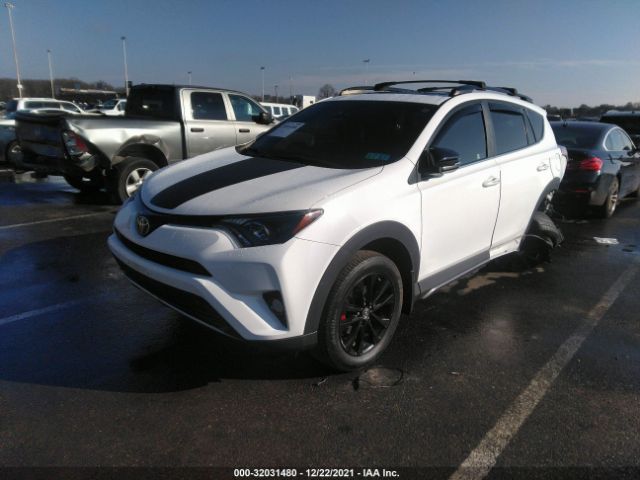 Photo 1 VIN: 2T3RFREV2JW745490 - TOYOTA RAV4 