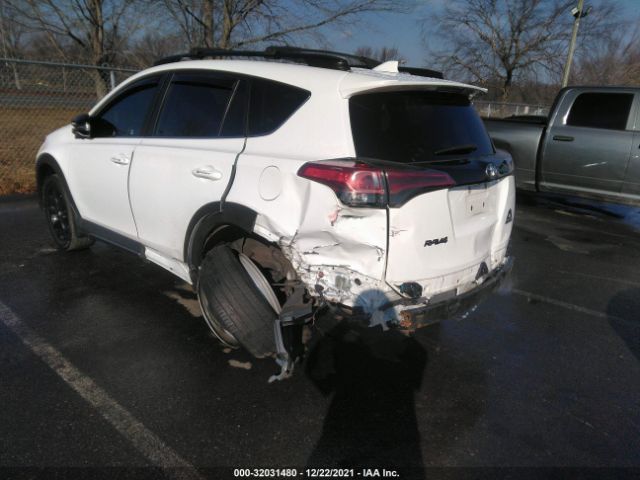 Photo 2 VIN: 2T3RFREV2JW745490 - TOYOTA RAV4 