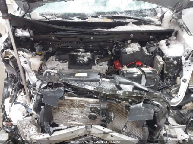 Photo 9 VIN: 2T3RFREV2JW766761 - TOYOTA RAV4 