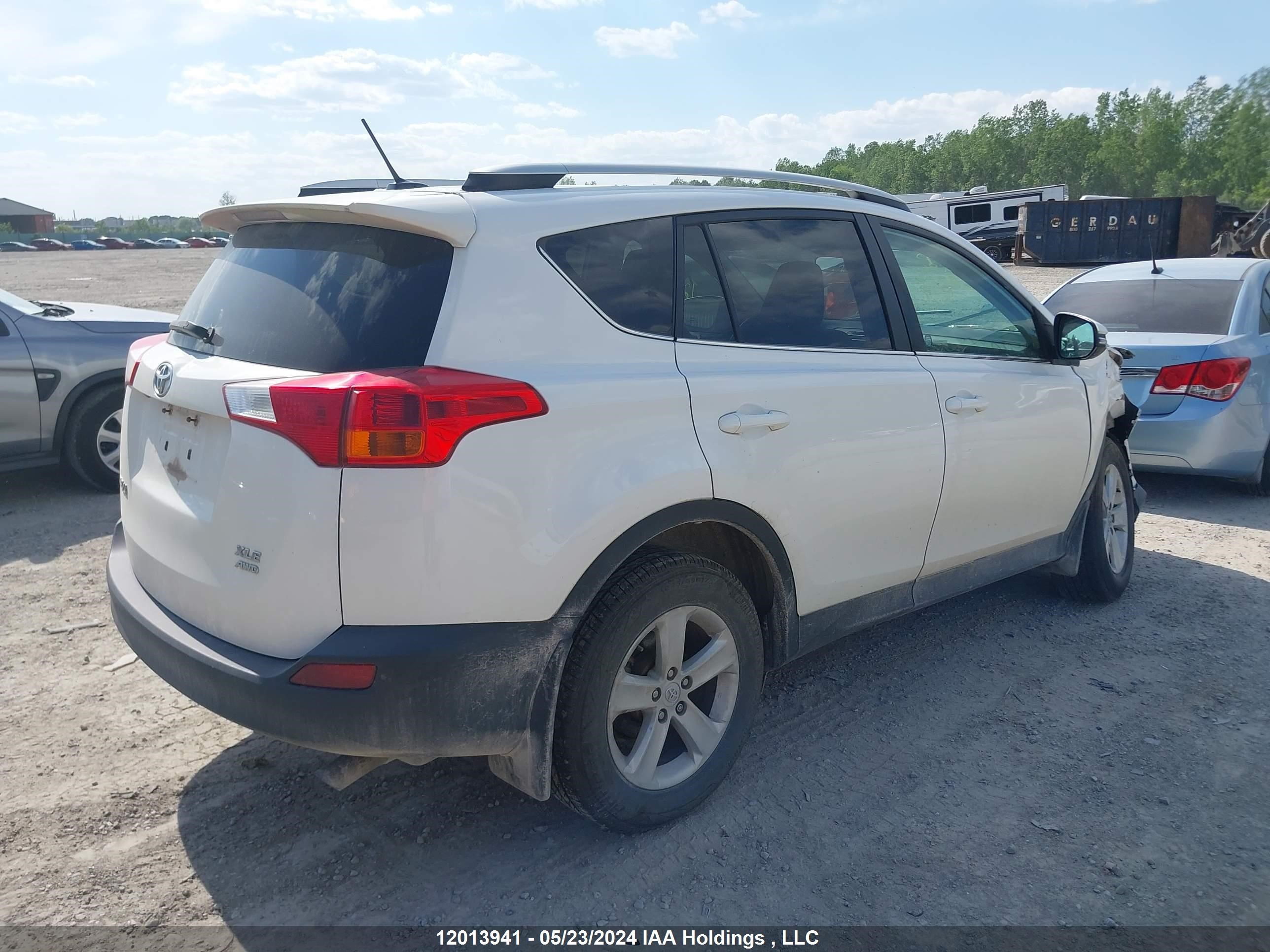 Photo 3 VIN: 2T3RFREV3DW050889 - TOYOTA RAV 4 