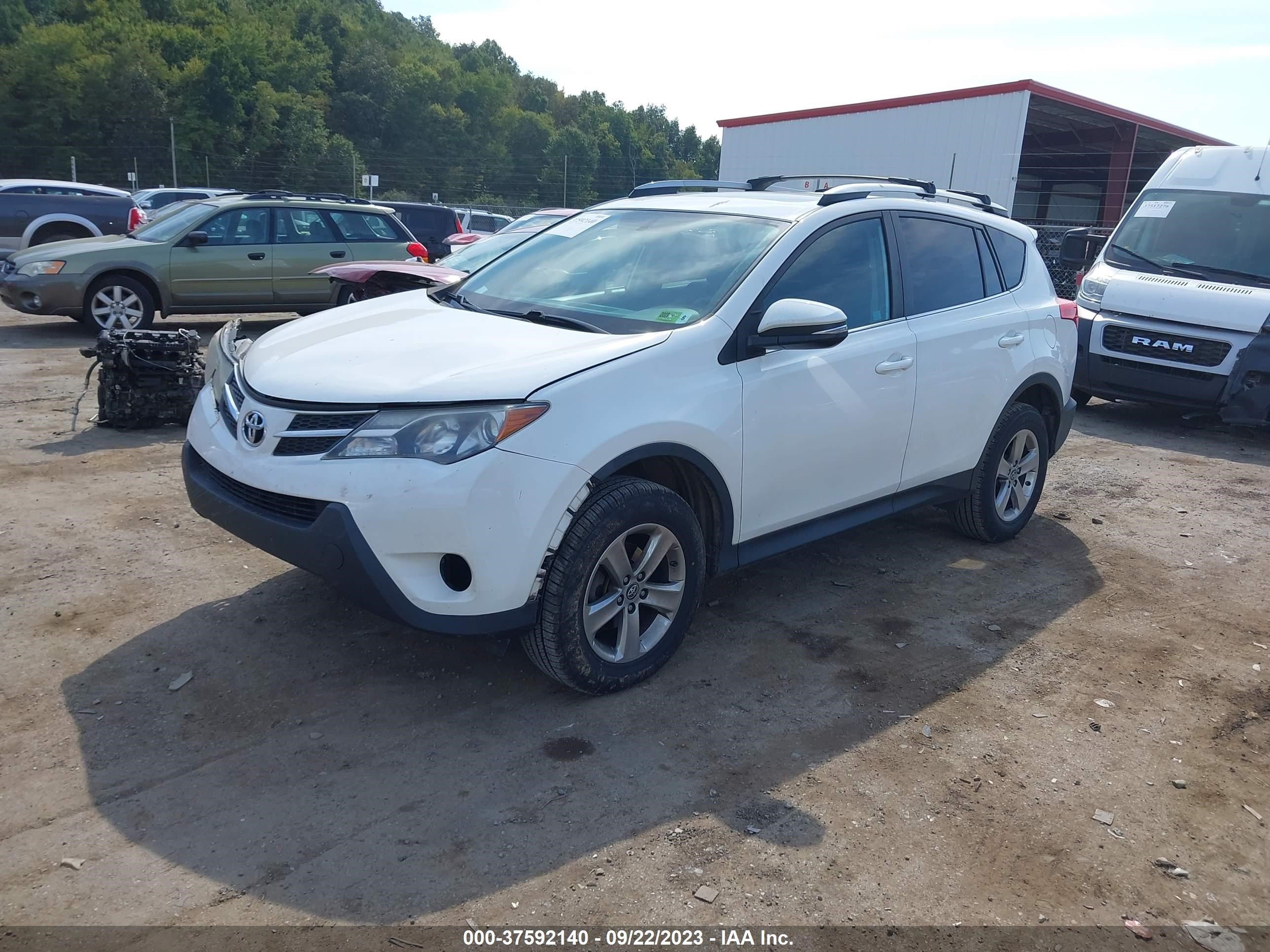 Photo 1 VIN: 2T3RFREV3FW311344 - TOYOTA RAV 4 