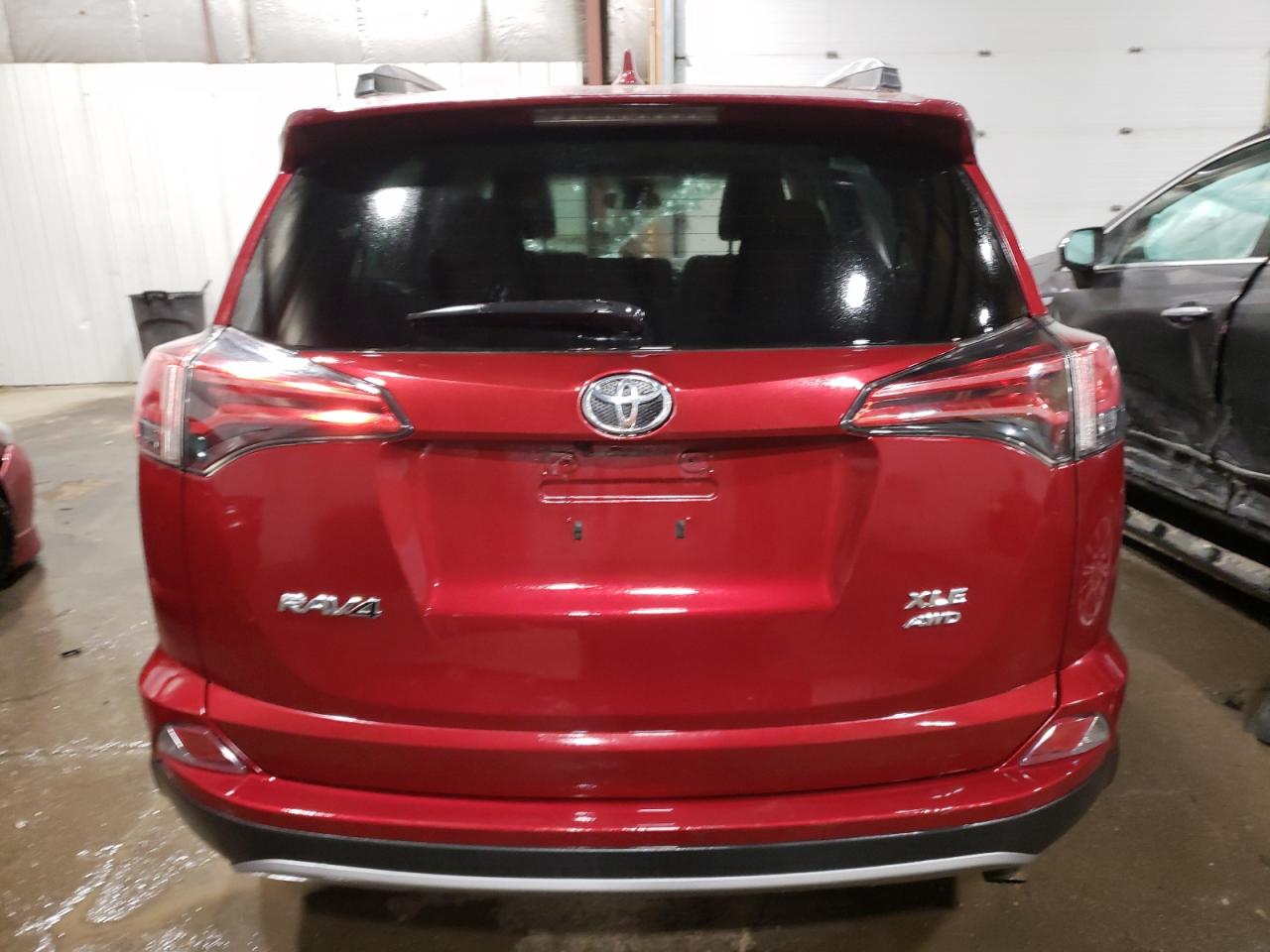 Photo 5 VIN: 2T3RFREV3JW780863 - TOYOTA RAV 4 