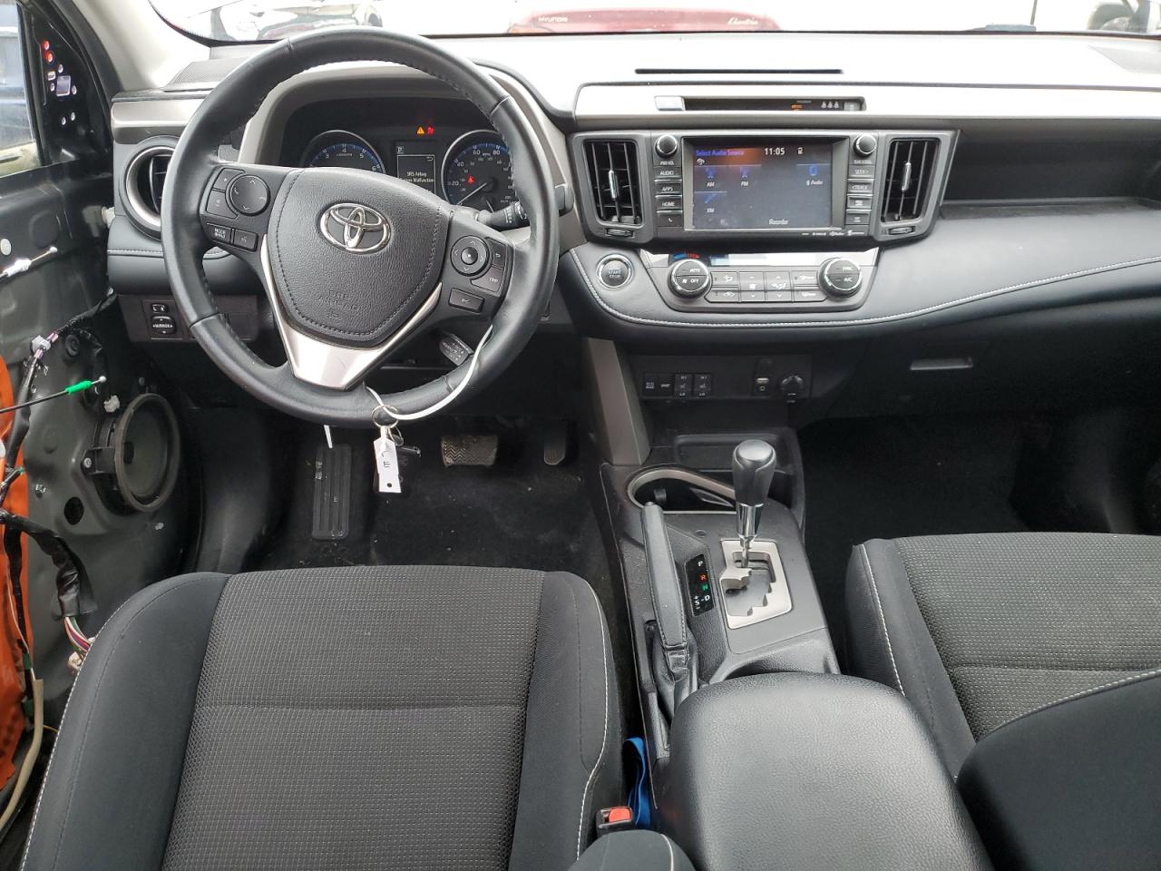 Photo 7 VIN: 2T3RFREV3JW825350 - TOYOTA RAV 4 