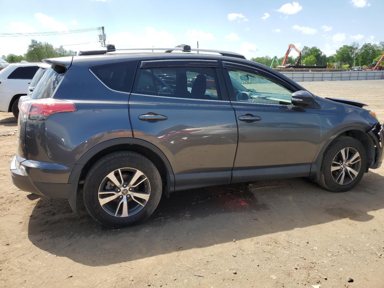 Photo 2 VIN: 2T3RFREV3JW832489 - TOYOTA RAV 4 