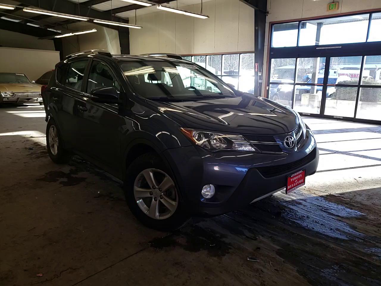 Photo 10 VIN: 2T3RFREV4DW074229 - TOYOTA RAV4 XLE 