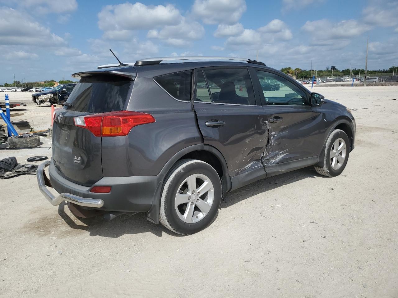 Photo 2 VIN: 2T3RFREV4EW164899 - TOYOTA RAV 4 