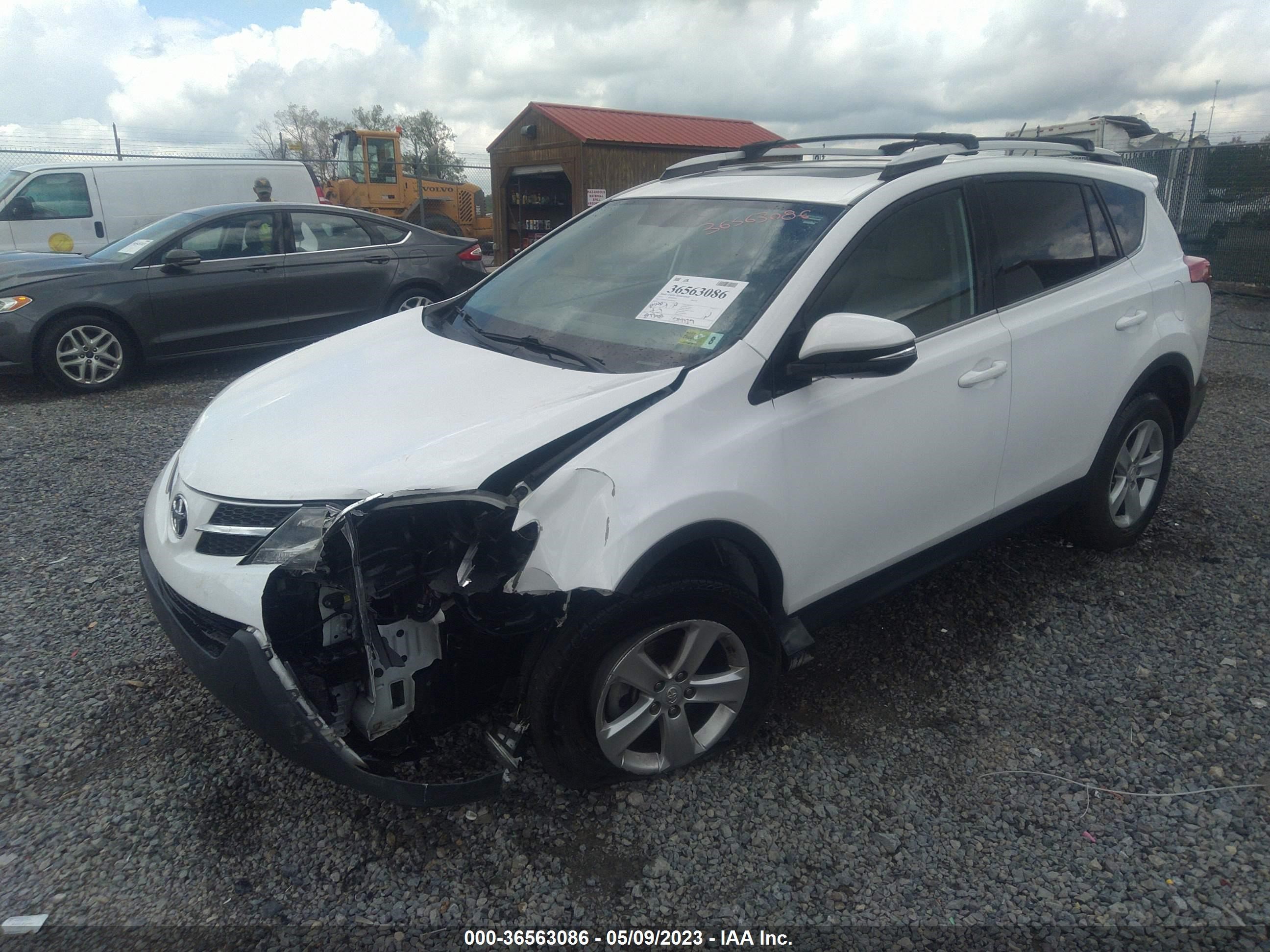 Photo 1 VIN: 2T3RFREV4EW205757 - TOYOTA RAV 4 