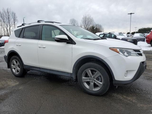 Photo 3 VIN: 2T3RFREV4FW324832 - TOYOTA RAV4 XLE 