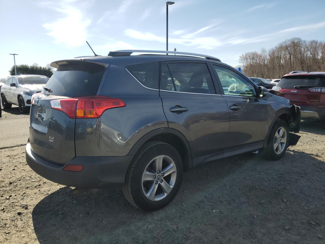 Photo 2 VIN: 2T3RFREV4FW339671 - TOYOTA RAV 4 