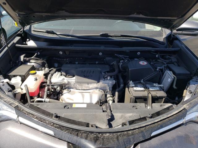 Photo 6 VIN: 2T3RFREV4HW681589 - TOYOTA RAV4 XLE 