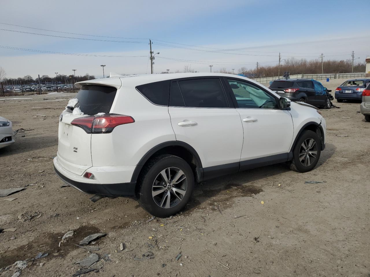 Photo 2 VIN: 2T3RFREV4JW798482 - TOYOTA RAV 4 