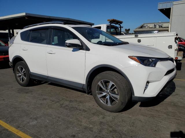 Photo 3 VIN: 2T3RFREV4JW798949 - TOYOTA RAV4 ADVEN 