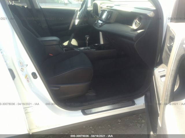 Photo 4 VIN: 2T3RFREV4JW815183 - TOYOTA RAV4 