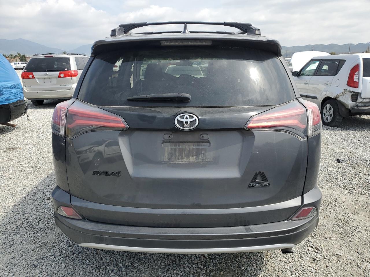 Photo 5 VIN: 2T3RFREV4JW821355 - TOYOTA RAV 4 