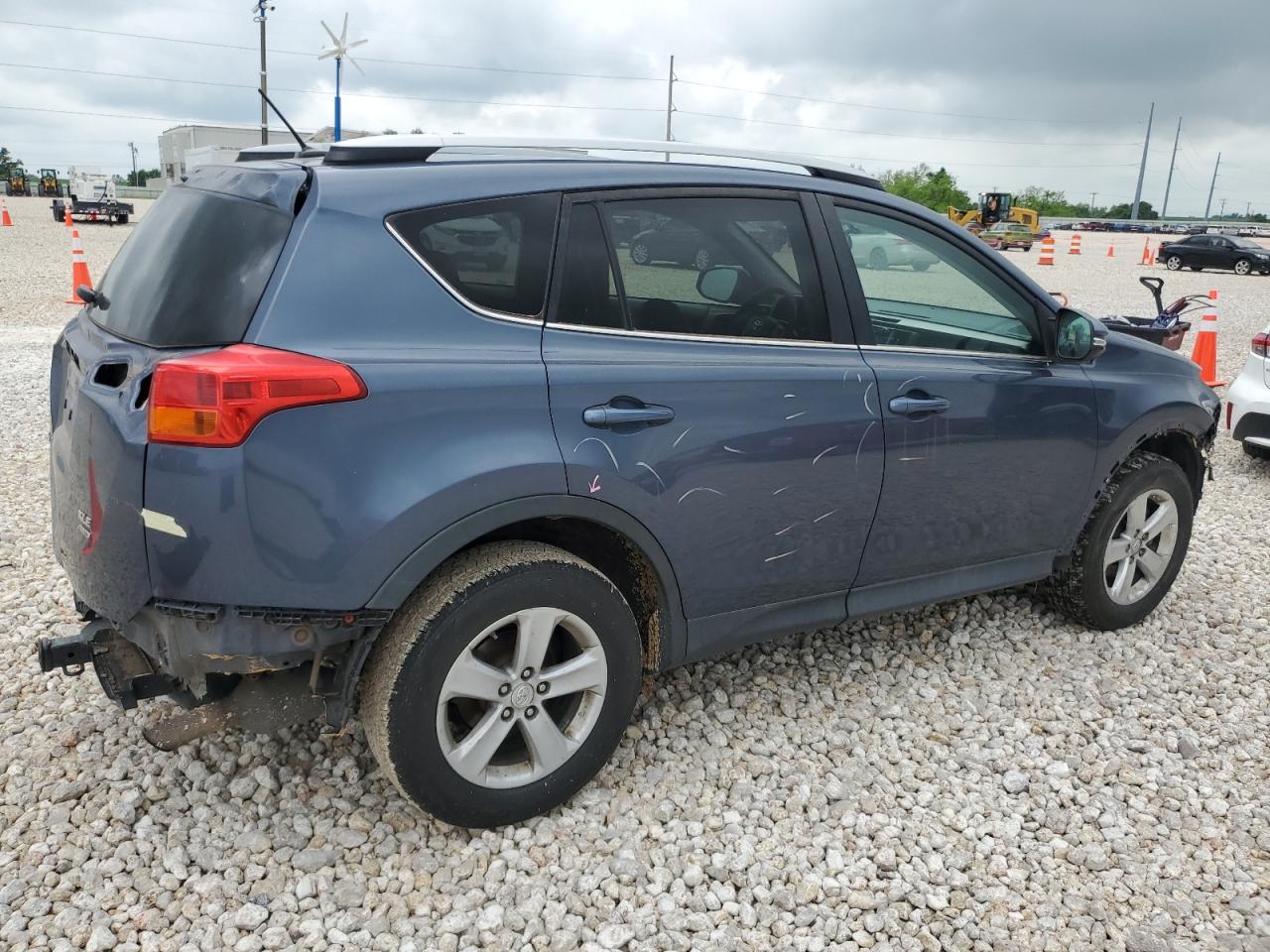 Photo 2 VIN: 2T3RFREV5DW024889 - TOYOTA RAV 4 