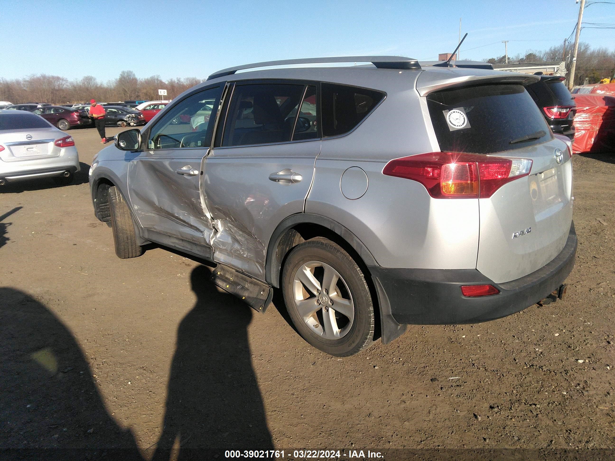 Photo 2 VIN: 2T3RFREV5EW130633 - TOYOTA RAV 4 