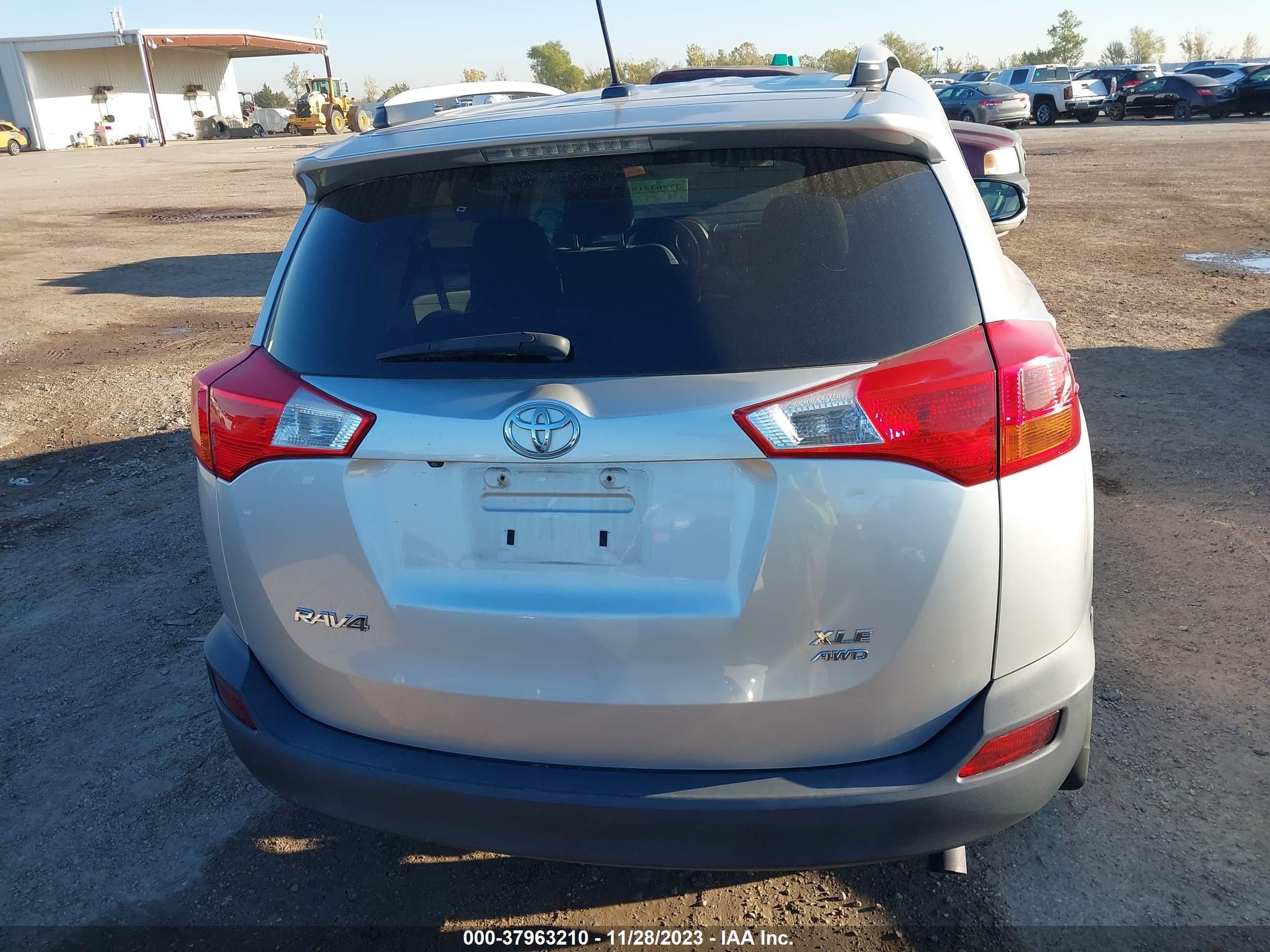 Photo 16 VIN: 2T3RFREV5EW155838 - TOYOTA RAV 4 