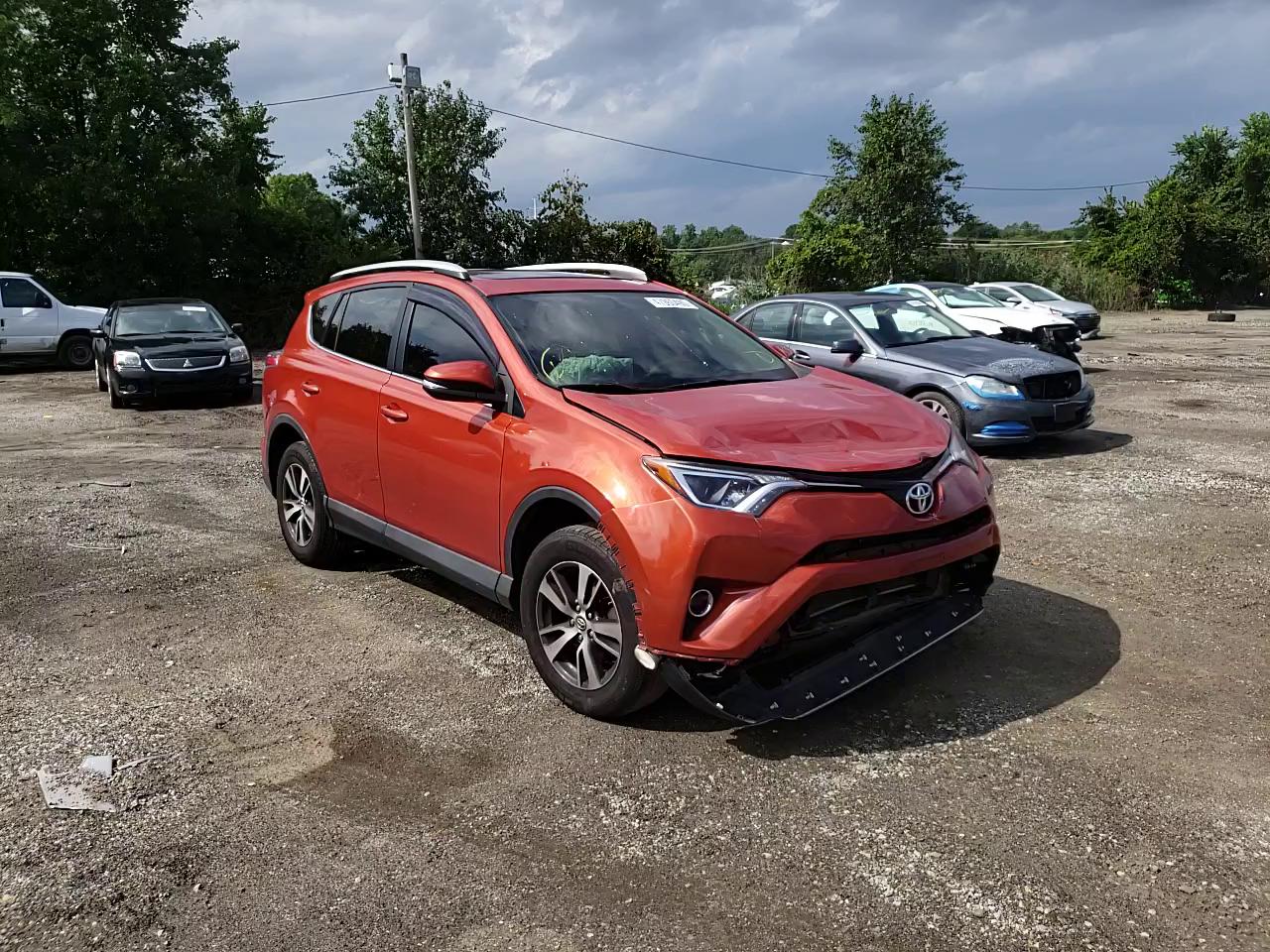 Photo 10 VIN: 2T3RFREV5GW422883 - TOYOTA RAV4 XLE 