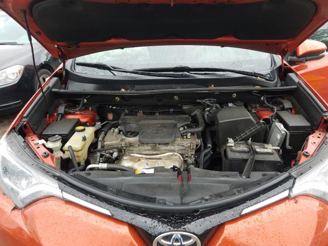 Photo 6 VIN: 2T3RFREV5GW422883 - TOYOTA RAV4 XLE 